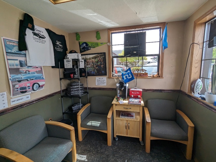 Customer waiting room at Jamie's Transmission Service