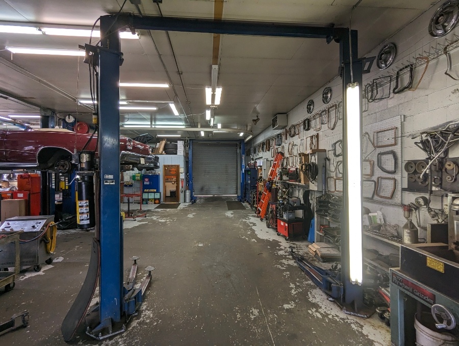 Inside the shop floor at Jamie's Transmission Service in Snohomish